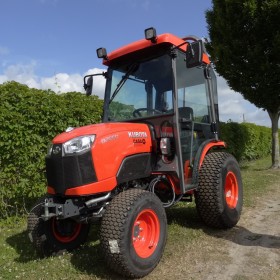 CABINE POUR ENGIN D’ENTRETIEN D’ESPACES VERTS