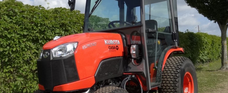 CABINE POUR ENGIN D’ENTRETIEN D’ESPACES VERTS