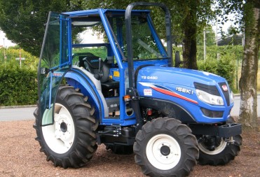 Cabin for green space maintenance vehicles