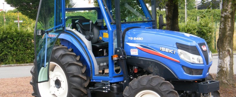 Cabin for green space maintenance vehicles