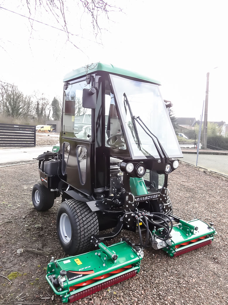Tailor-made cab for lawn mower