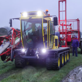 Cabine pour récolteuse à poireaux